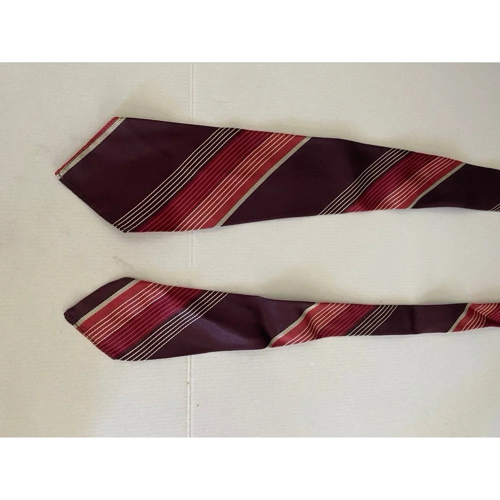 Vintage Mens Burgundy Red Cream Diagonal Striped Texture Silk Blend Necktie